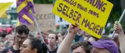 Protest gegen Enteignungsverbot: Initiative vor SPD-Zentrale
