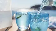 Stilles Wasser oder Sprudel? Expertin rät zu Verzicht auf eine Sorte
