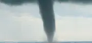 Tornado über dem Bodensee: Wasserhose 15 Minuten sichtbar